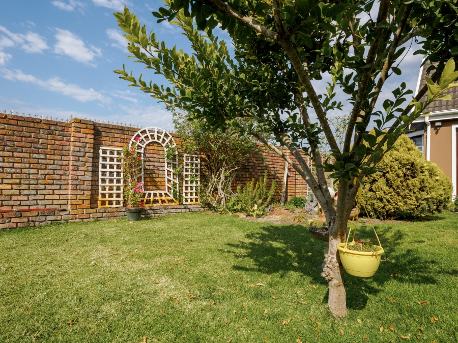 3 Bedroom Property for Sale in The Island Western Cape